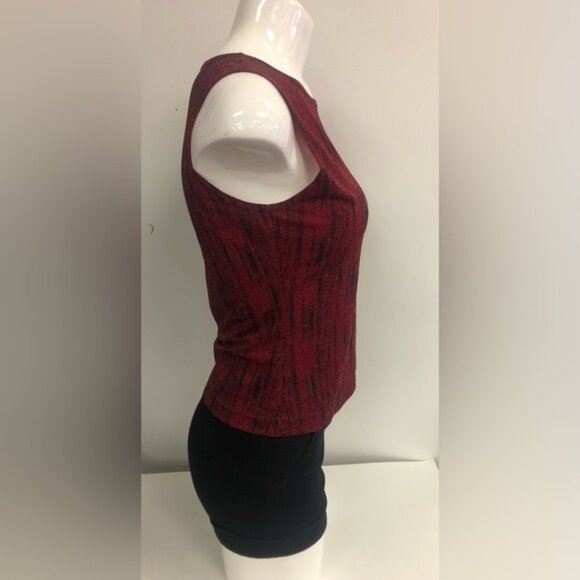 DYNAMITE SLEEVELESS STRETCHY TOP IN SIZE LARGE - Picture 3 of 5